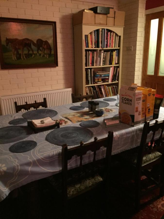 Hotel 5 Ravenhurst Drive Уолсал Екстериор снимка