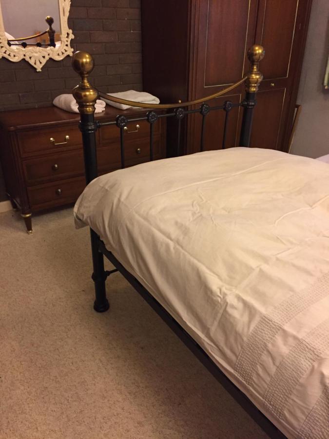 Hotel 5 Ravenhurst Drive Уолсал Екстериор снимка