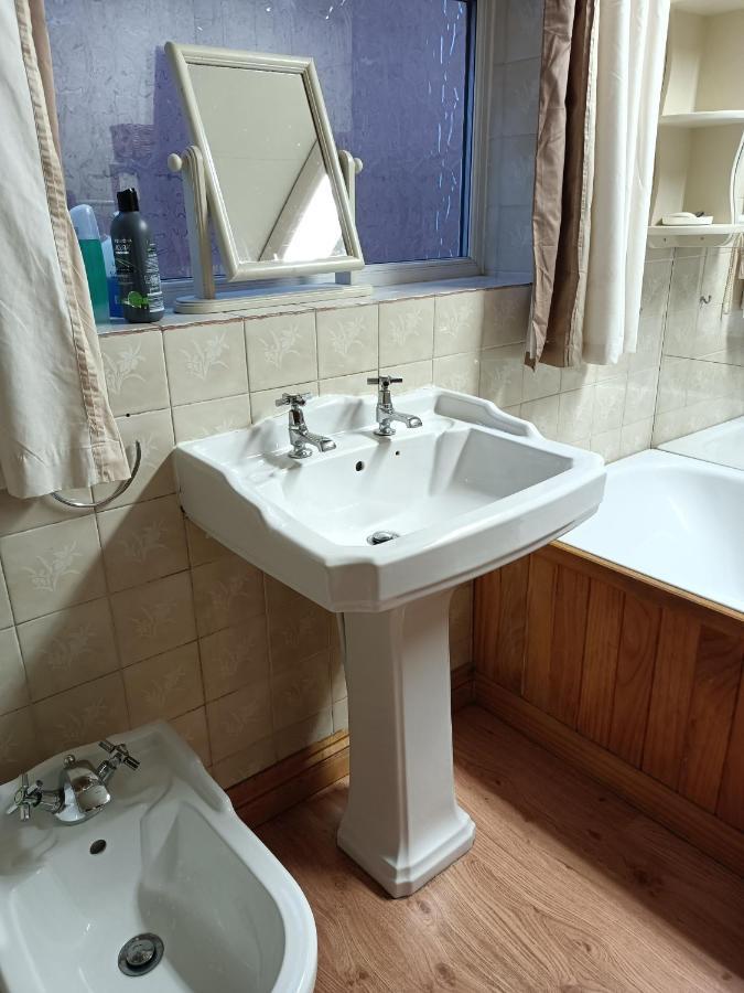 Hotel 5 Ravenhurst Drive Уолсал Екстериор снимка