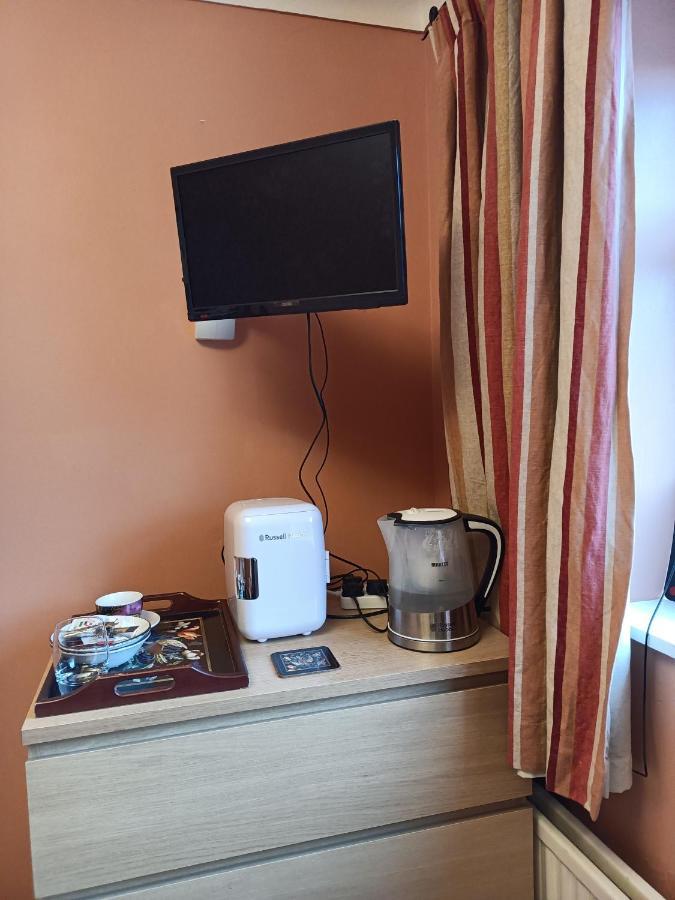 Hotel 5 Ravenhurst Drive Уолсал Екстериор снимка
