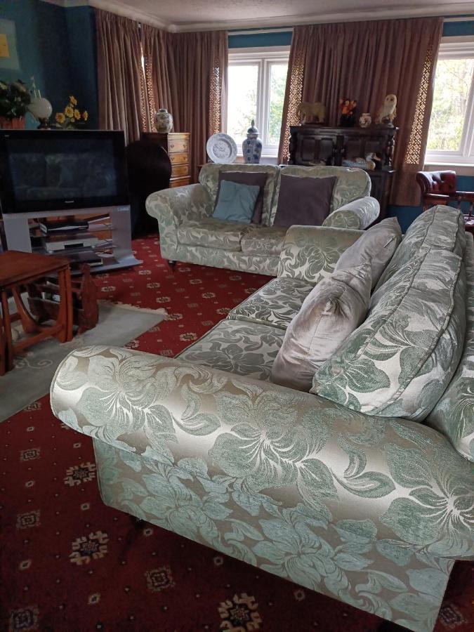 Hotel 5 Ravenhurst Drive Уолсал Екстериор снимка
